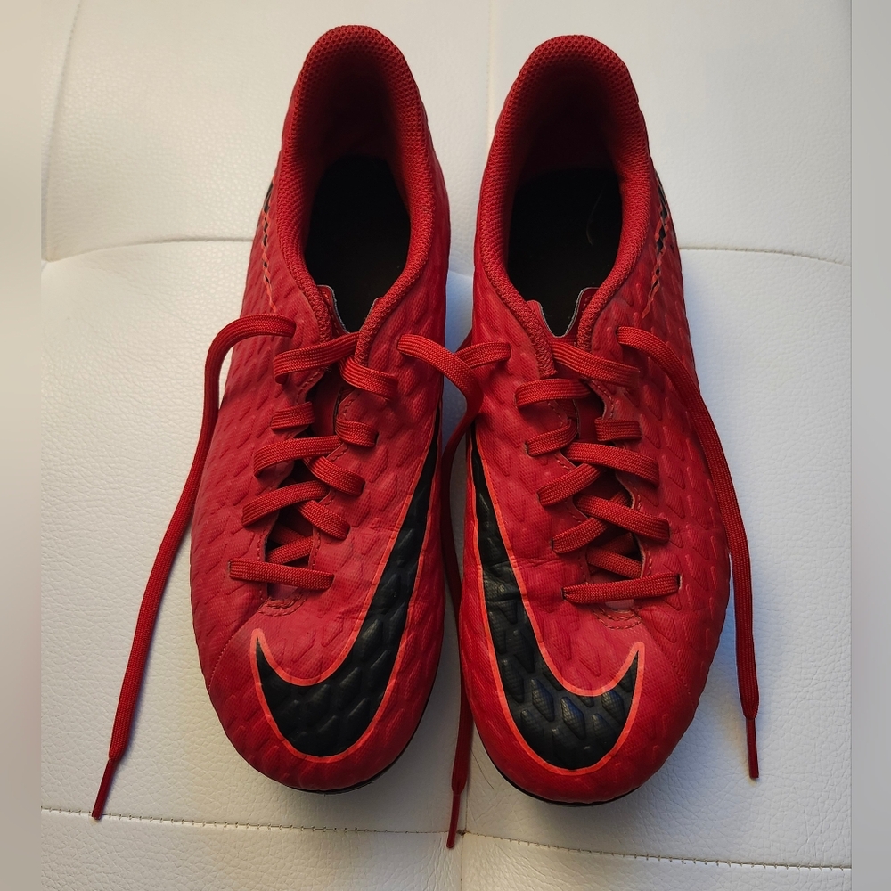 Nike Hypervenom Red and Black Soccer Cleats Size 6Y